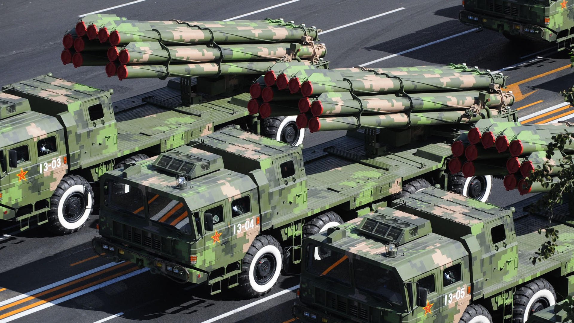 单后腰支点撑起中场框架,单后腰阵型