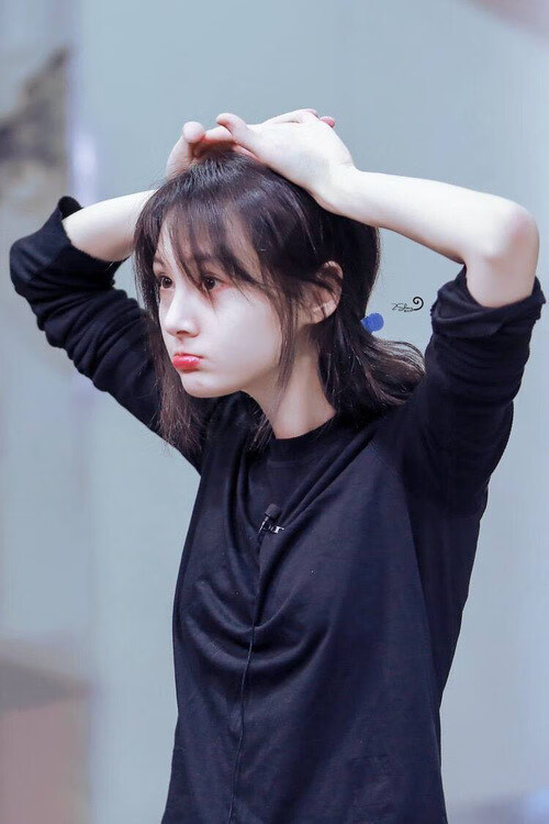 开云体育链接-国家队战术风格过于依赖单一球员特性，国家队阵型