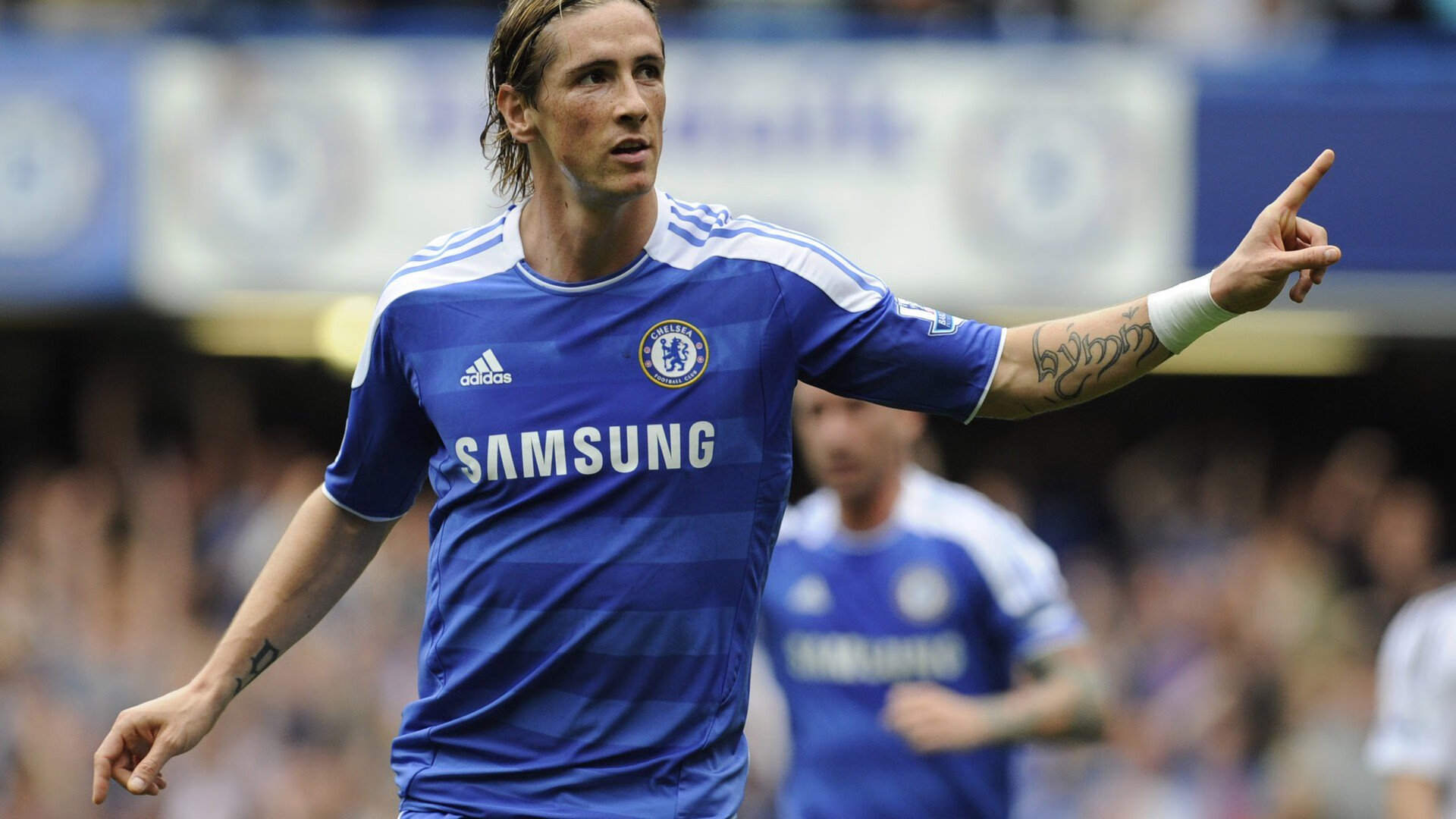 中超“海港德比”上海海港主场3比2险胜青岛海牛 终场前点球绝杀